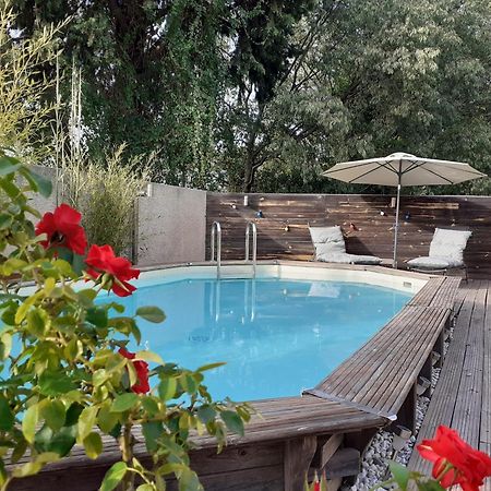 Hotel Location Saisonniere Avec Piscine Et Terrasse Au Pied Du Luberon Lauris Zewnętrze zdjęcie