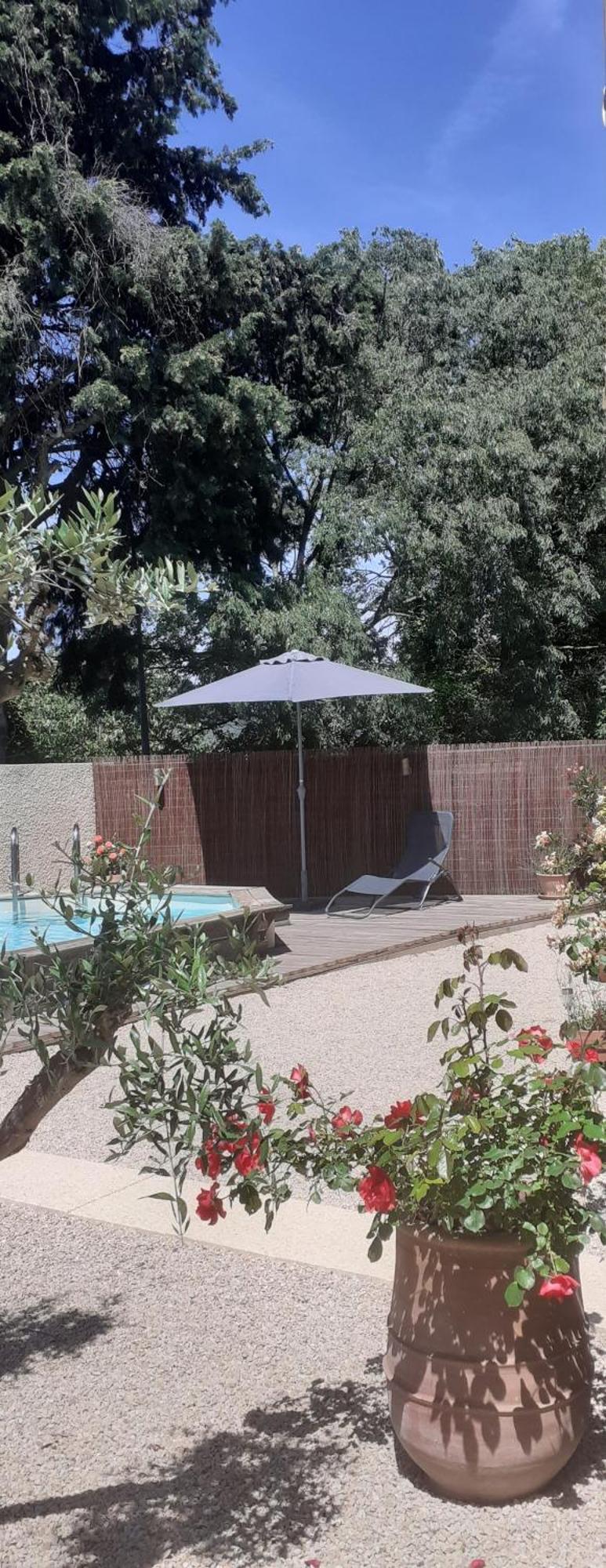 Hotel Location Saisonniere Avec Piscine Et Terrasse Au Pied Du Luberon Lauris Zewnętrze zdjęcie